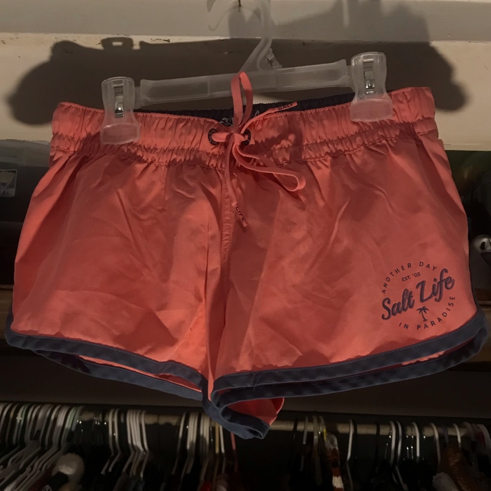 SALT LIFE SHORTS SIZE SMALL !!